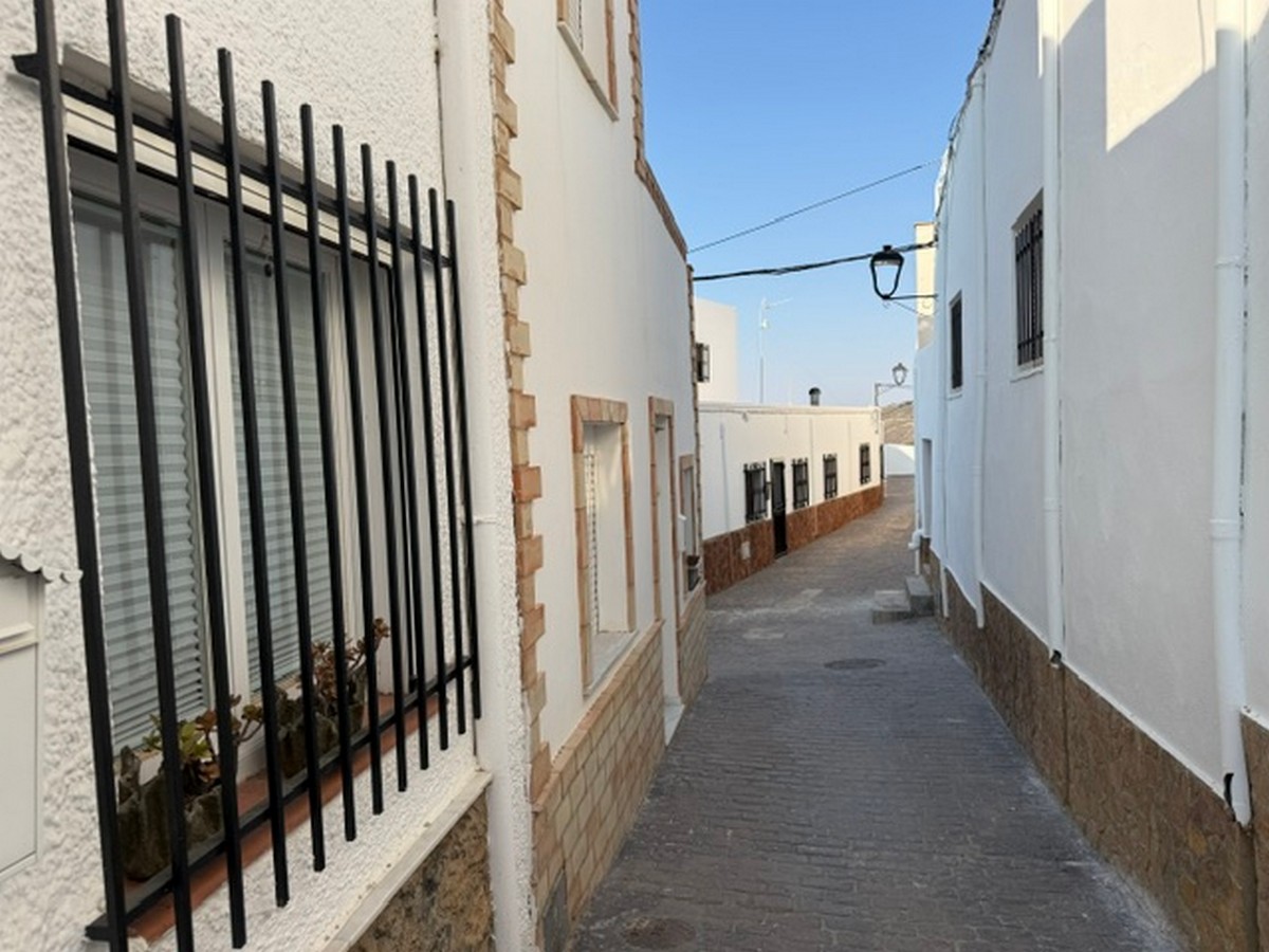 Casa De Pueblo en el corazón de Enix