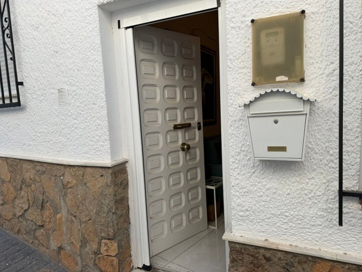 Casa De Pueblo en el corazón de Enix
