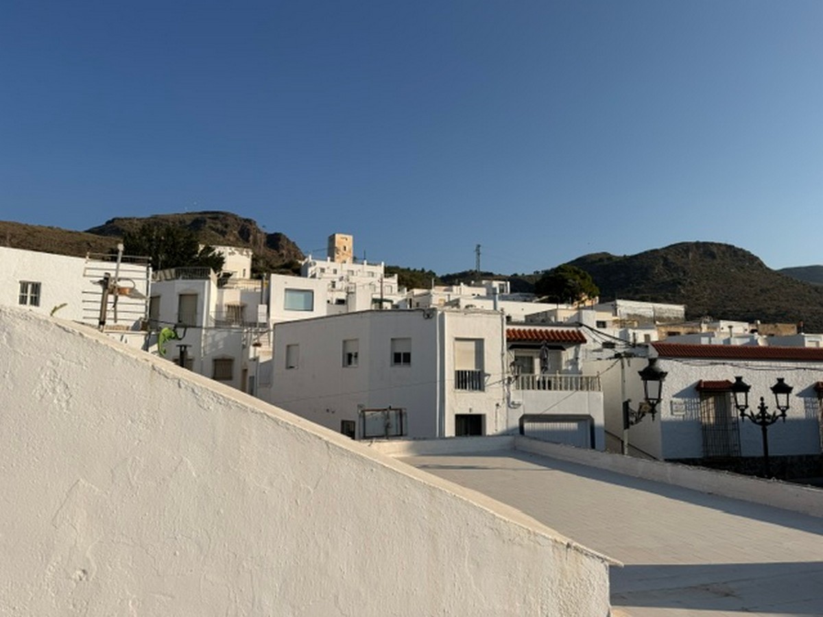 Casa De Pueblo en el corazón de Enix