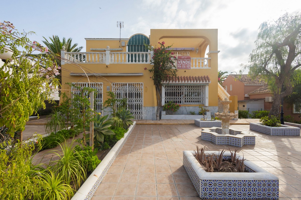 Grande villa indépendante dans un emplacement privilégié