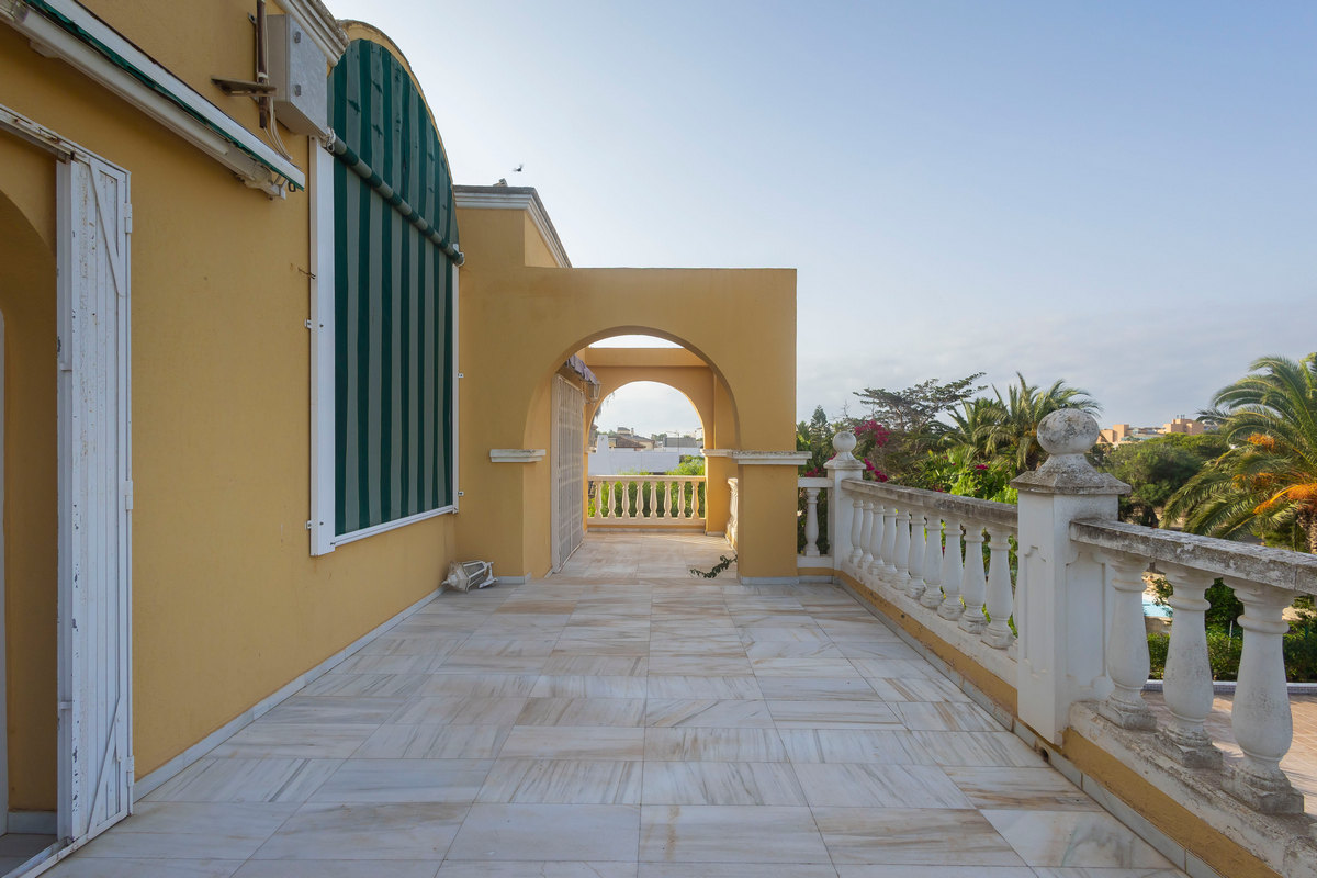 Grande villa indépendante dans un emplacement privilégié