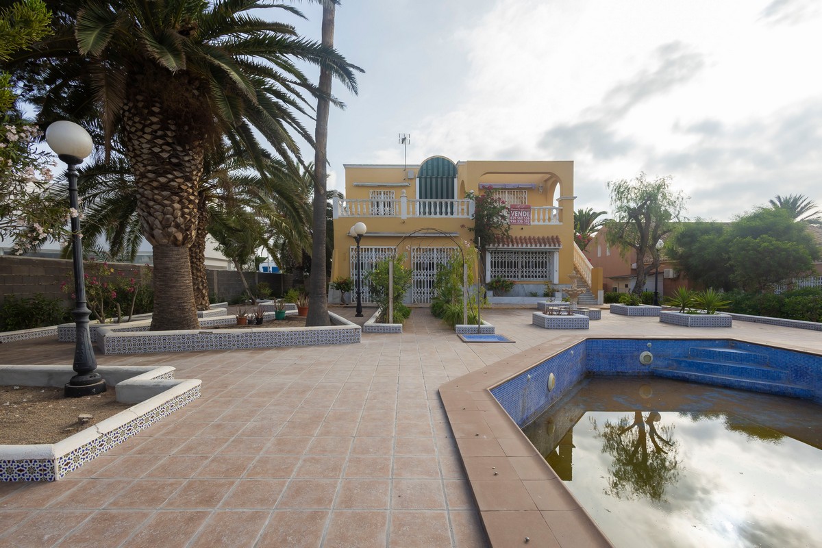 Grande villa indépendante dans un emplacement privilégié