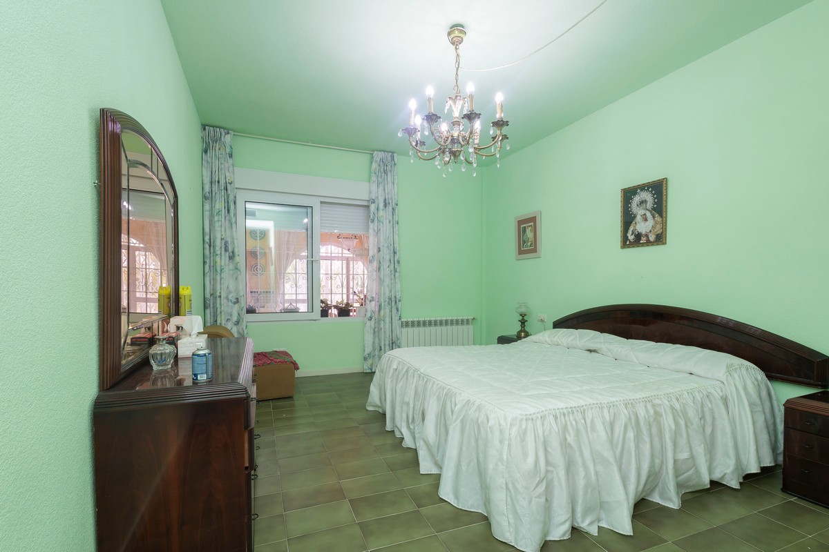 Grande villa indépendante dans un emplacement privilégié