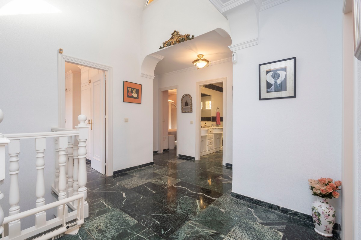 Grande villa indépendante dans un emplacement privilégié