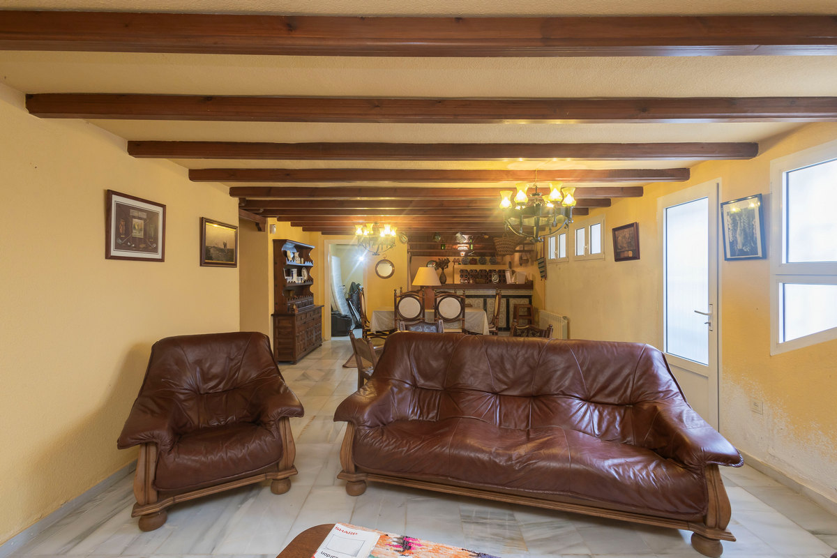 Grande villa indépendante dans un emplacement privilégié