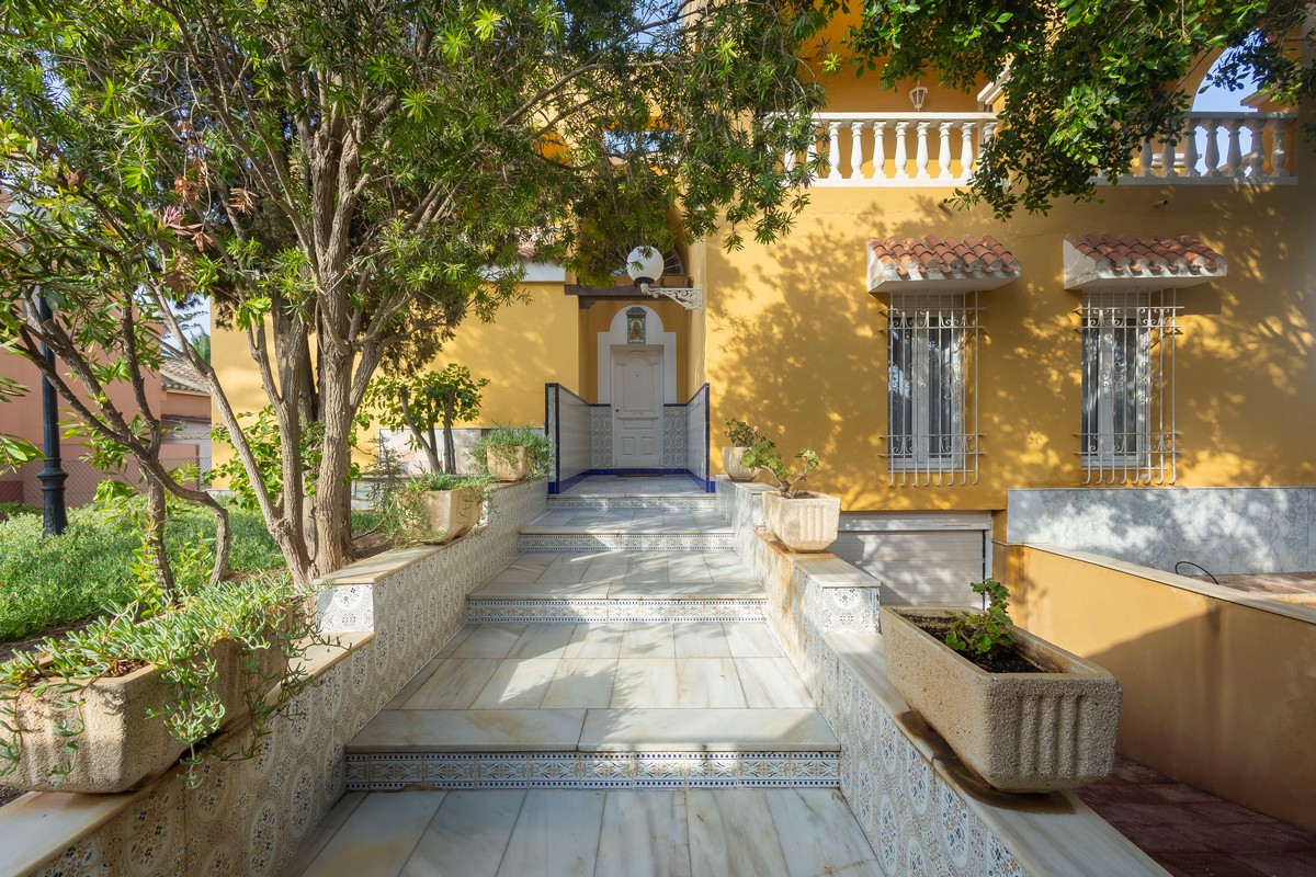 Grande villa indépendante dans un emplacement privilégié
