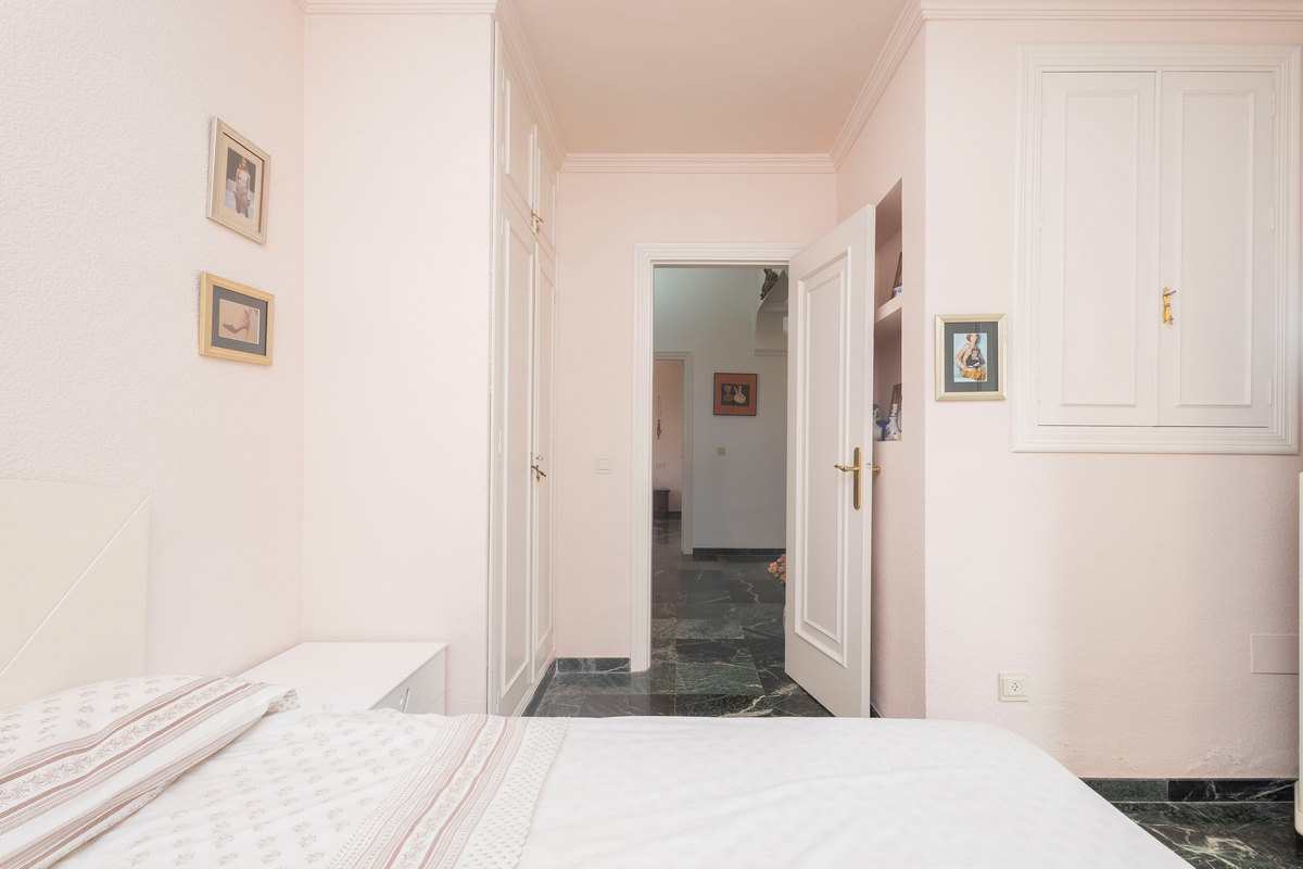 Grande villa indépendante dans un emplacement privilégié