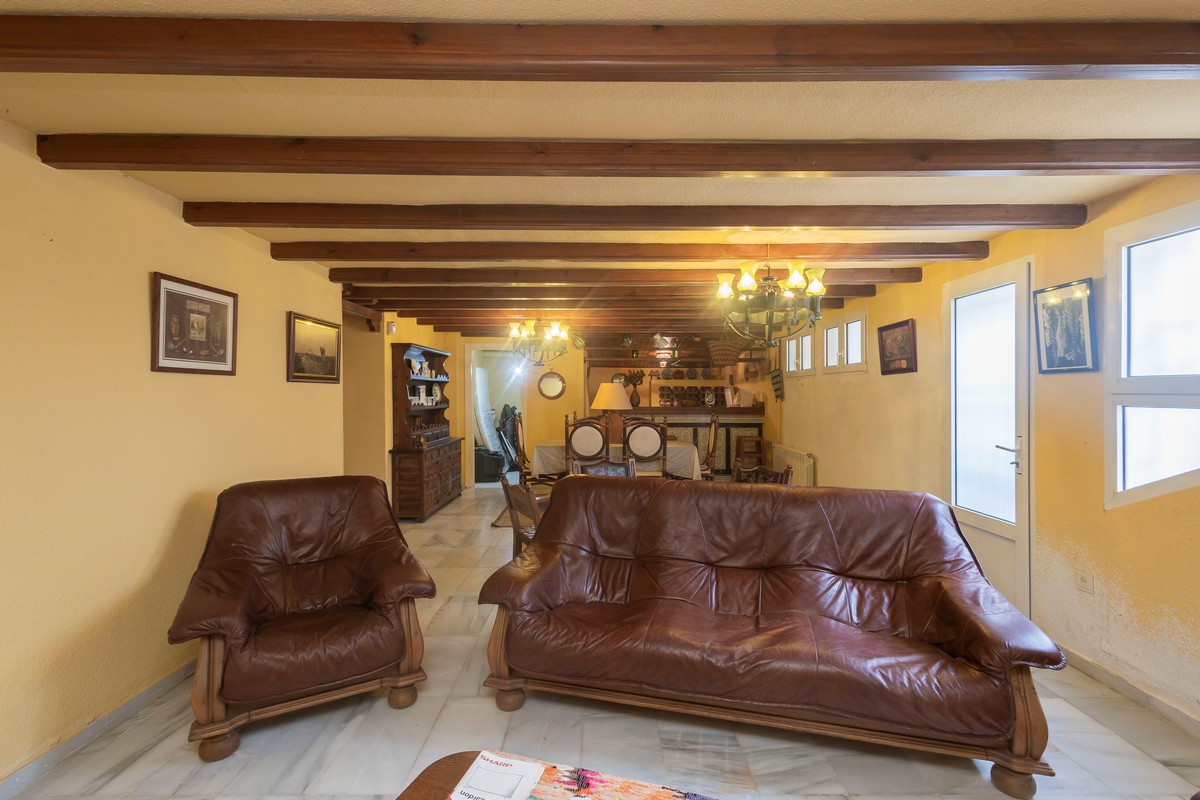 Grande villa indépendante dans un emplacement privilégié