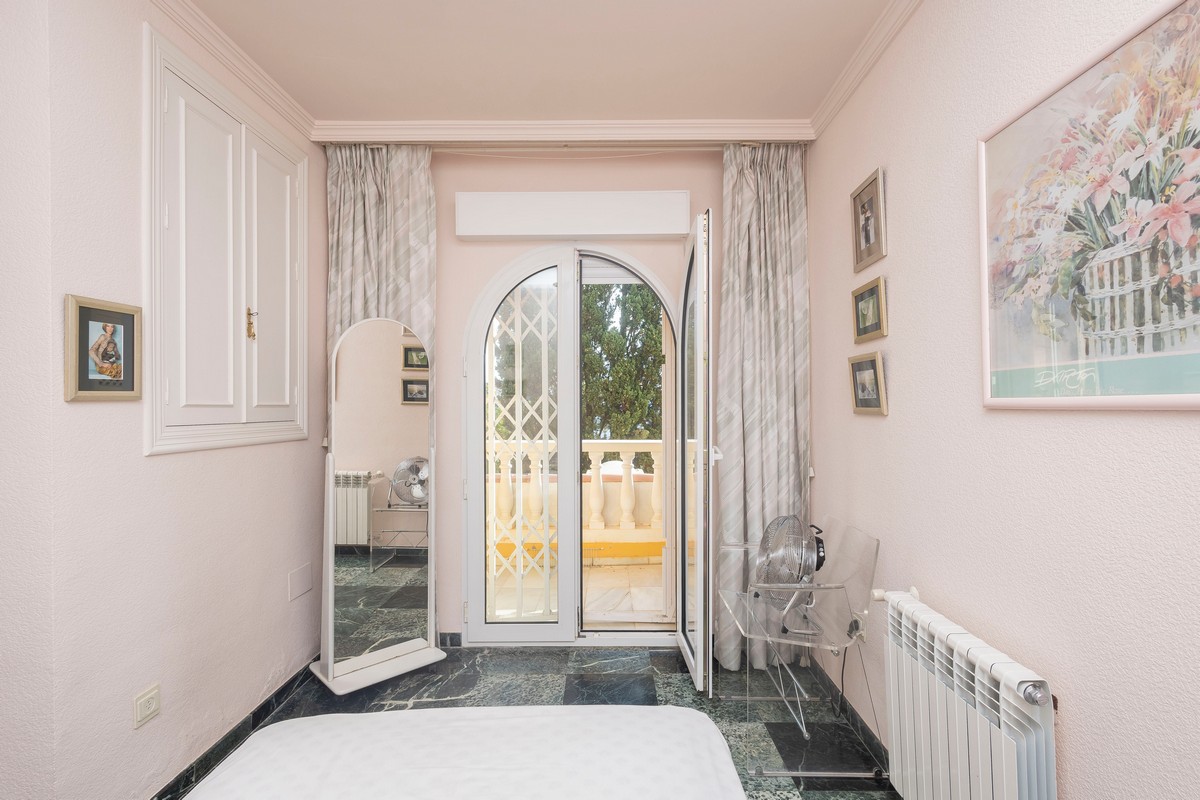 Grande villa indépendante dans un emplacement privilégié