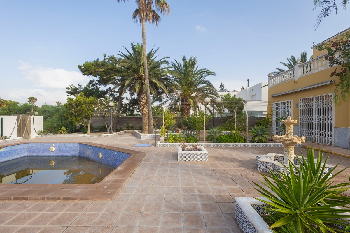 Grande villa indépendante dans un emplacement privilégié