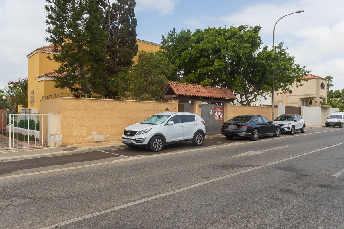 Grande villa indépendante dans un emplacement privilégié