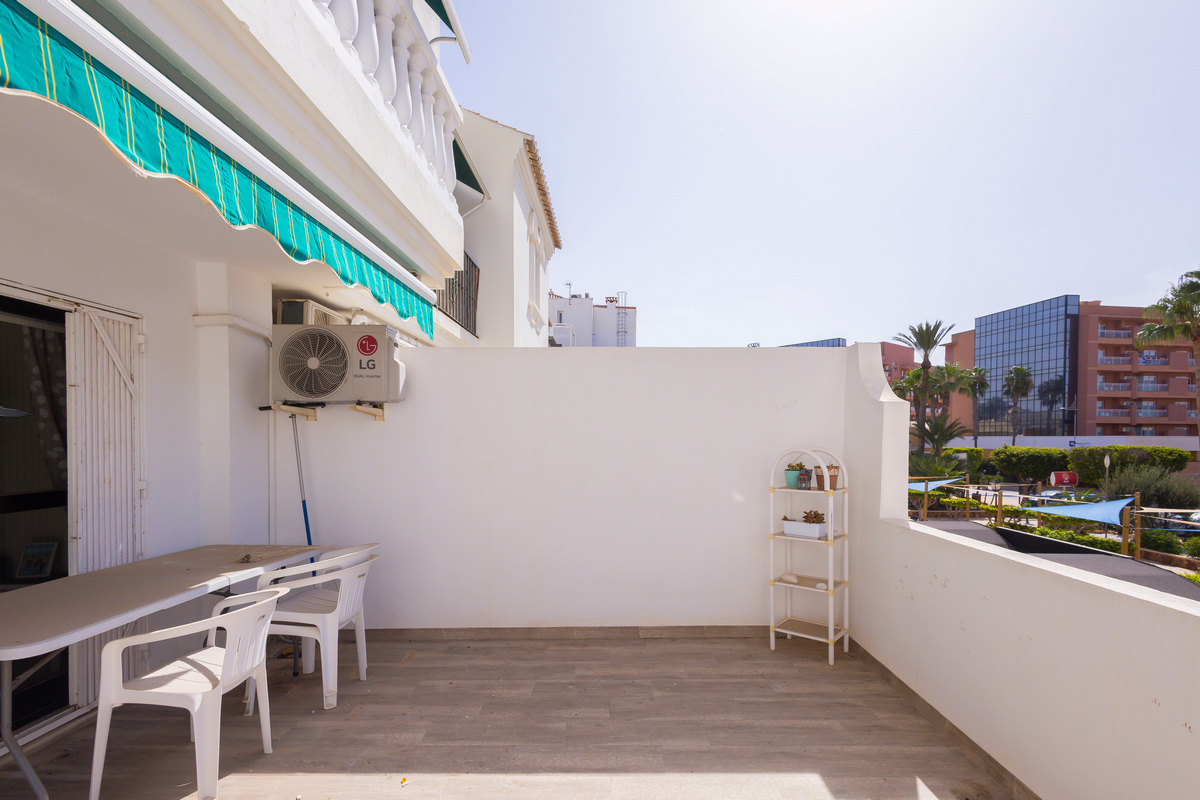 Apartamento en segunda línea de playa, Urb. Playa Serena