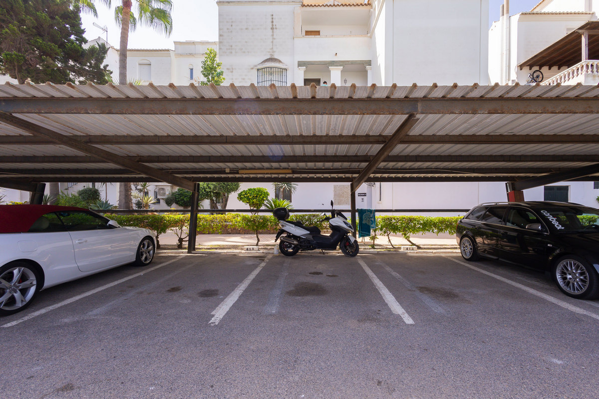 Apartamento en segunda línea de playa, Urb. Playa Serena