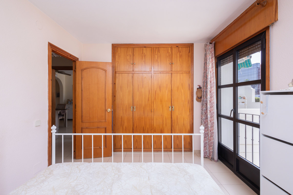 Apartamento en segunda línea de playa, Urb. Playa Serena