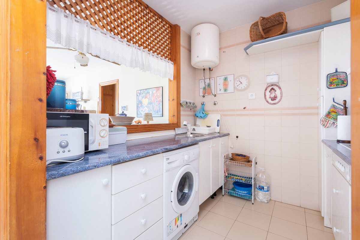 Apartamento en segunda línea de playa, Urb. Playa Serena