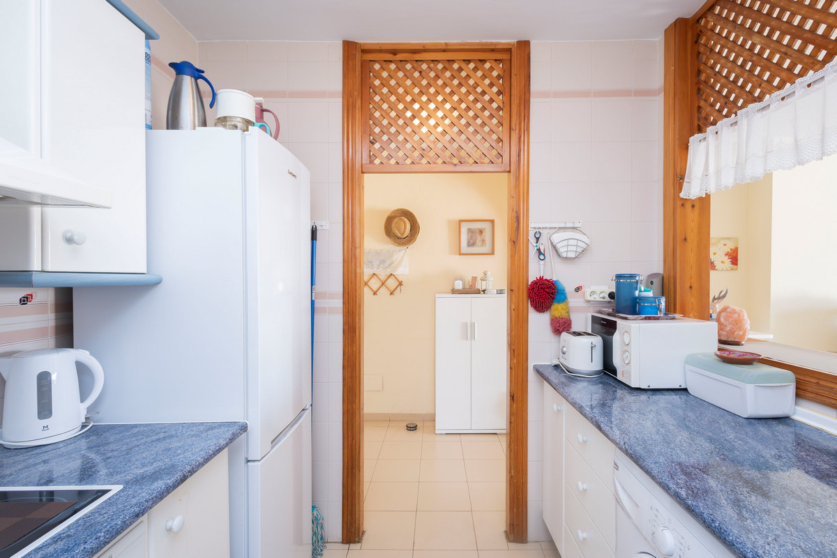 Apartamento en segunda línea de playa, Urb. Playa Serena