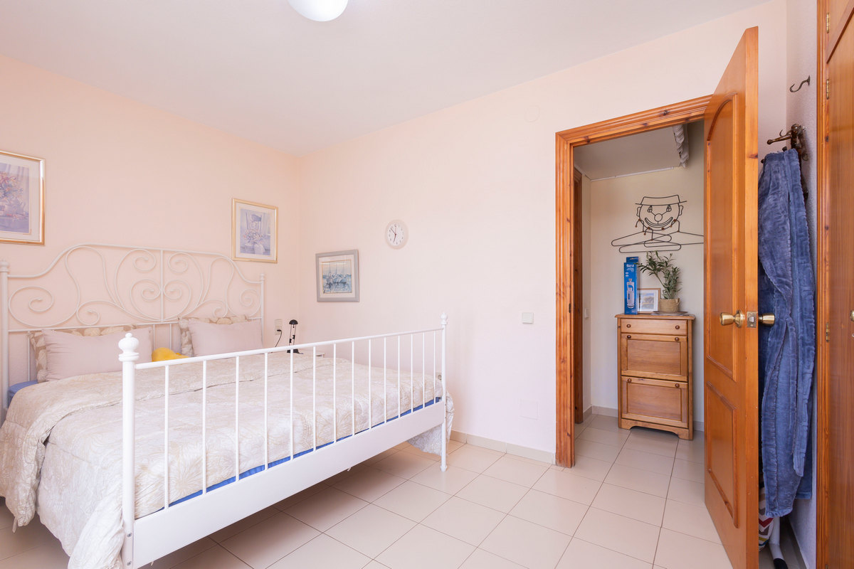 Apartamento en segunda línea de playa, Urb. Playa Serena