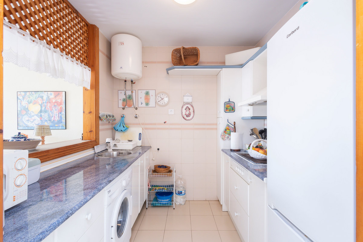 Apartamento en segunda línea de playa, Urb. Playa Serena
