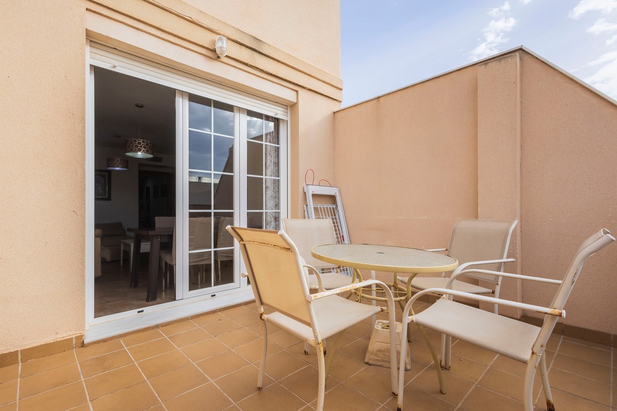 Bright penthouse with a terrace, close to the beach