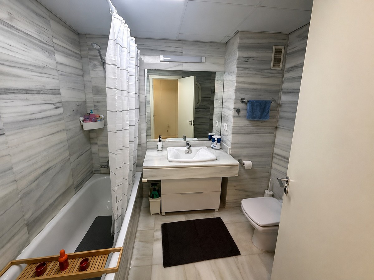 Appartement au rez-de-chaussée, prêt à emménager, dans le complexe Agua Serena, en deuxième ligne de plage