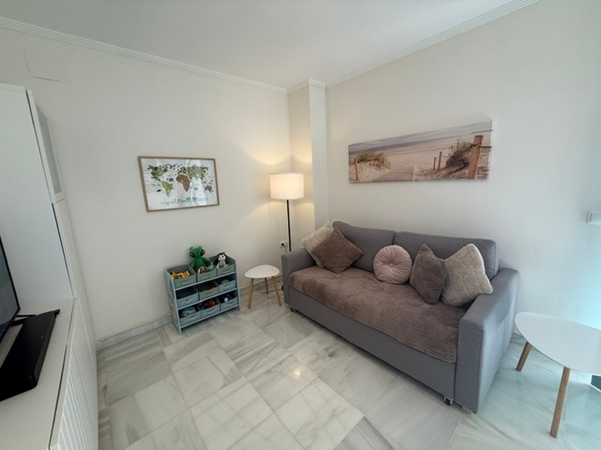 Appartement au rez-de-chaussée, prêt à emménager, dans le complexe Agua Serena, en deuxième ligne de plage