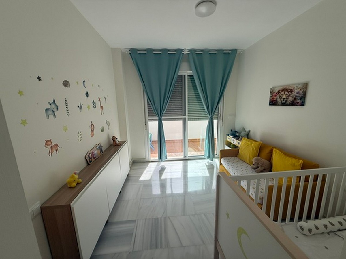 Appartement au rez-de-chaussée, prêt à emménager, dans le complexe Agua Serena, en deuxième ligne de plage