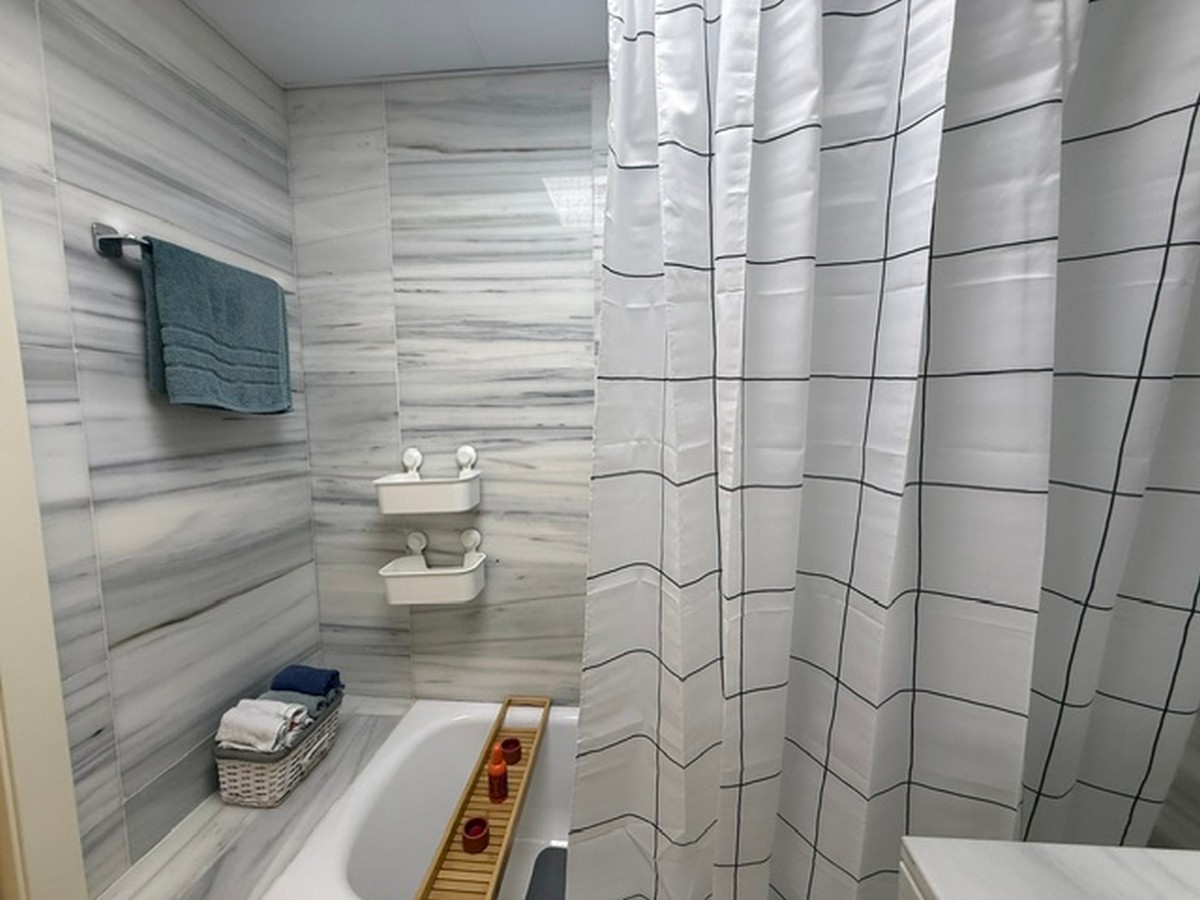 Appartement au rez-de-chaussée, prêt à emménager, dans le complexe Agua Serena, en deuxième ligne de plage