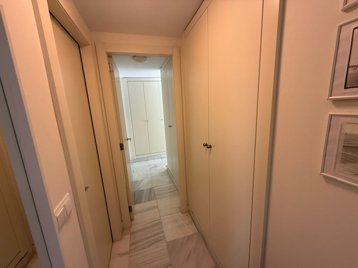 Appartement au rez-de-chaussée, prêt à emménager, dans le complexe Agua Serena, en deuxième ligne de plage