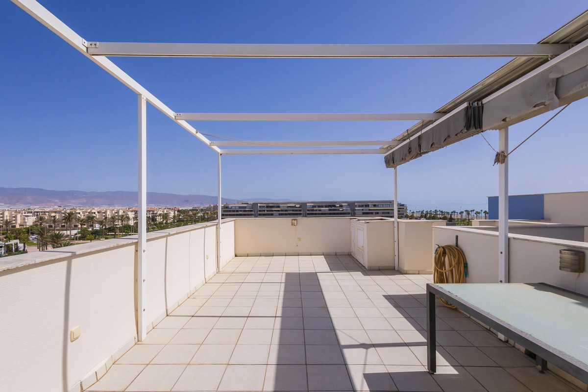 Duplex-Penthouse im Wohnanage Marina Serena Golf, 1. Strandreihe