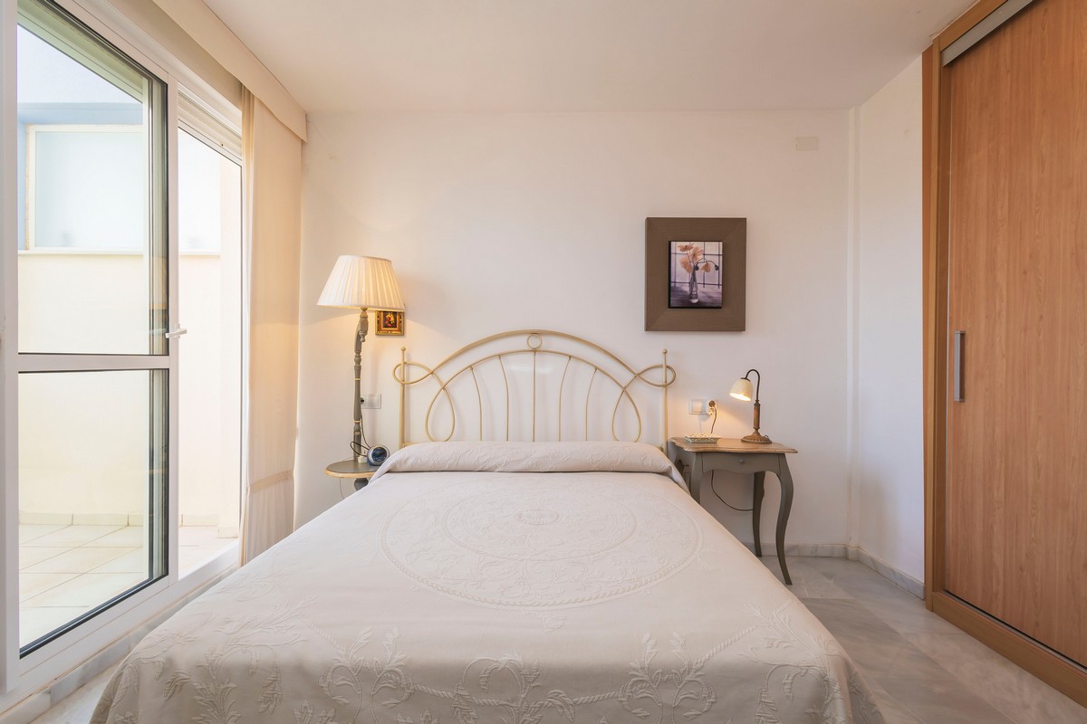 Ático Dúplex en Complejo Marina Serena Golf, primera línea de playa
