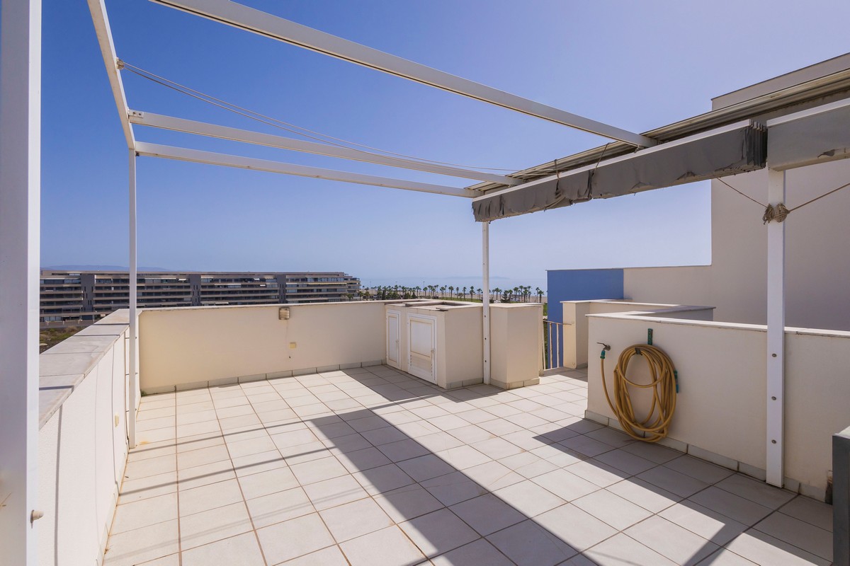 Duplex-Penthouse im Wohnanage Marina Serena Golf, 1. Strandreihe