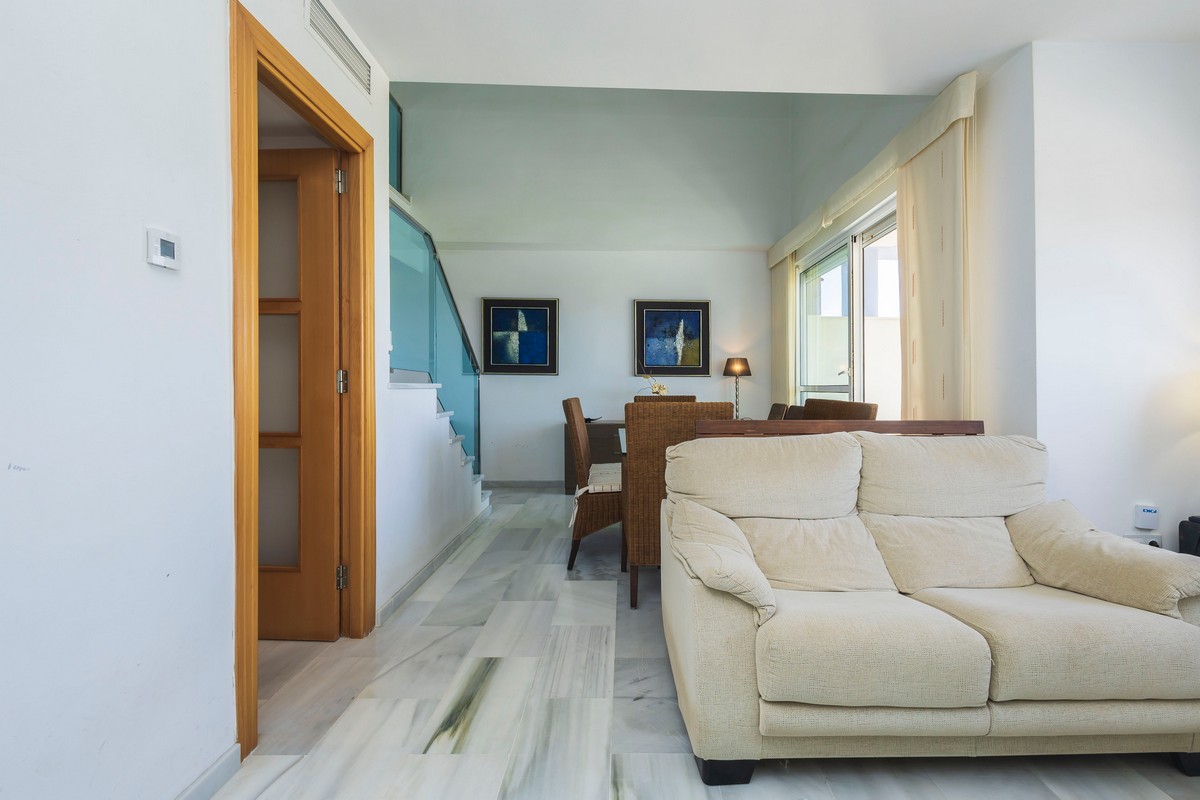 Duplex-Penthouse im Wohnanage Marina Serena Golf, 1. Strandreihe