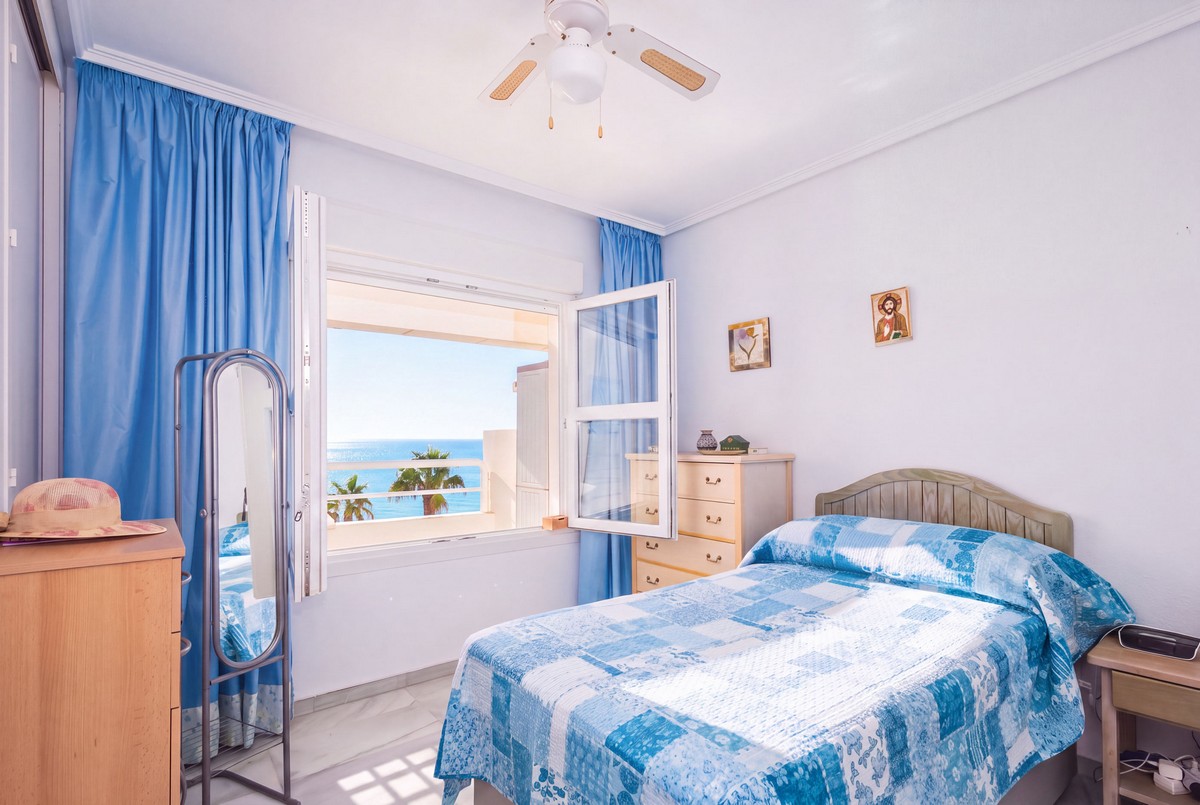 Penthouse en première ligne de plage, à côté du Castillo de Santa Ana