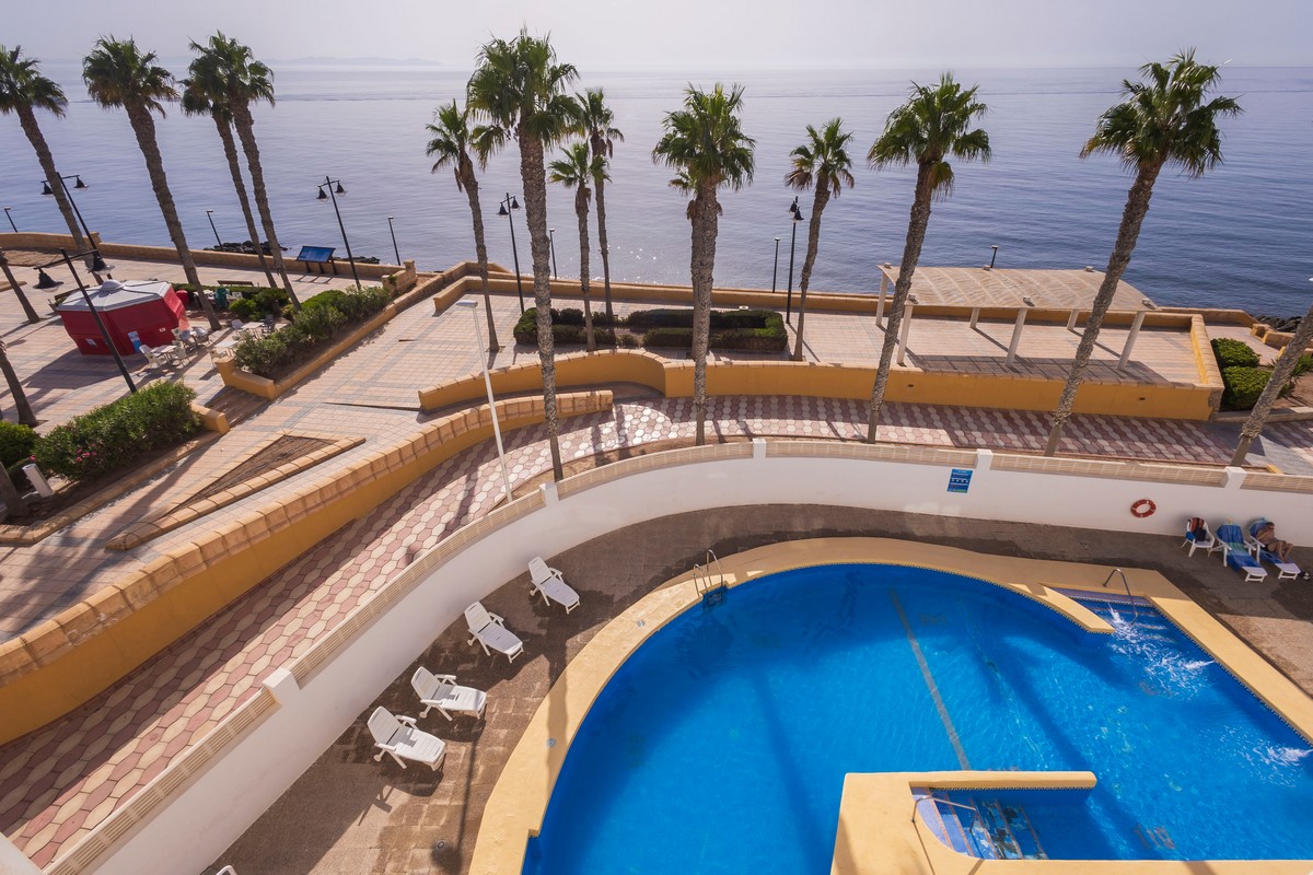 Penthouse en première ligne de plage, à côté du Castillo de Santa Ana