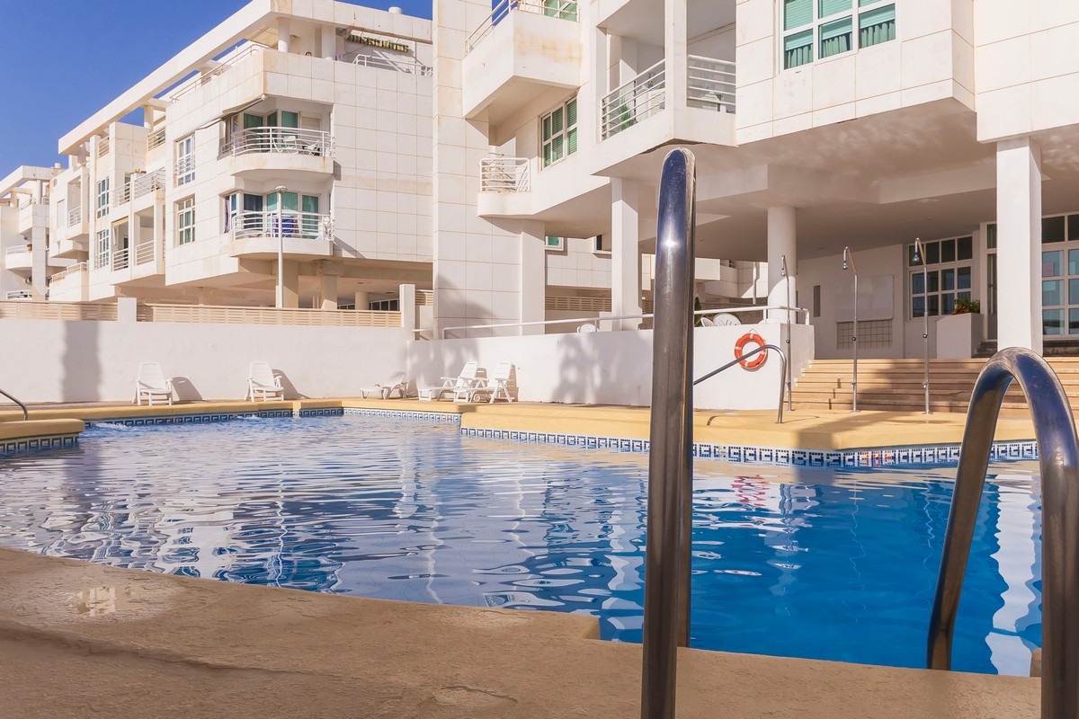 Penthouse en première ligne de plage, à côté du Castillo de Santa Ana
