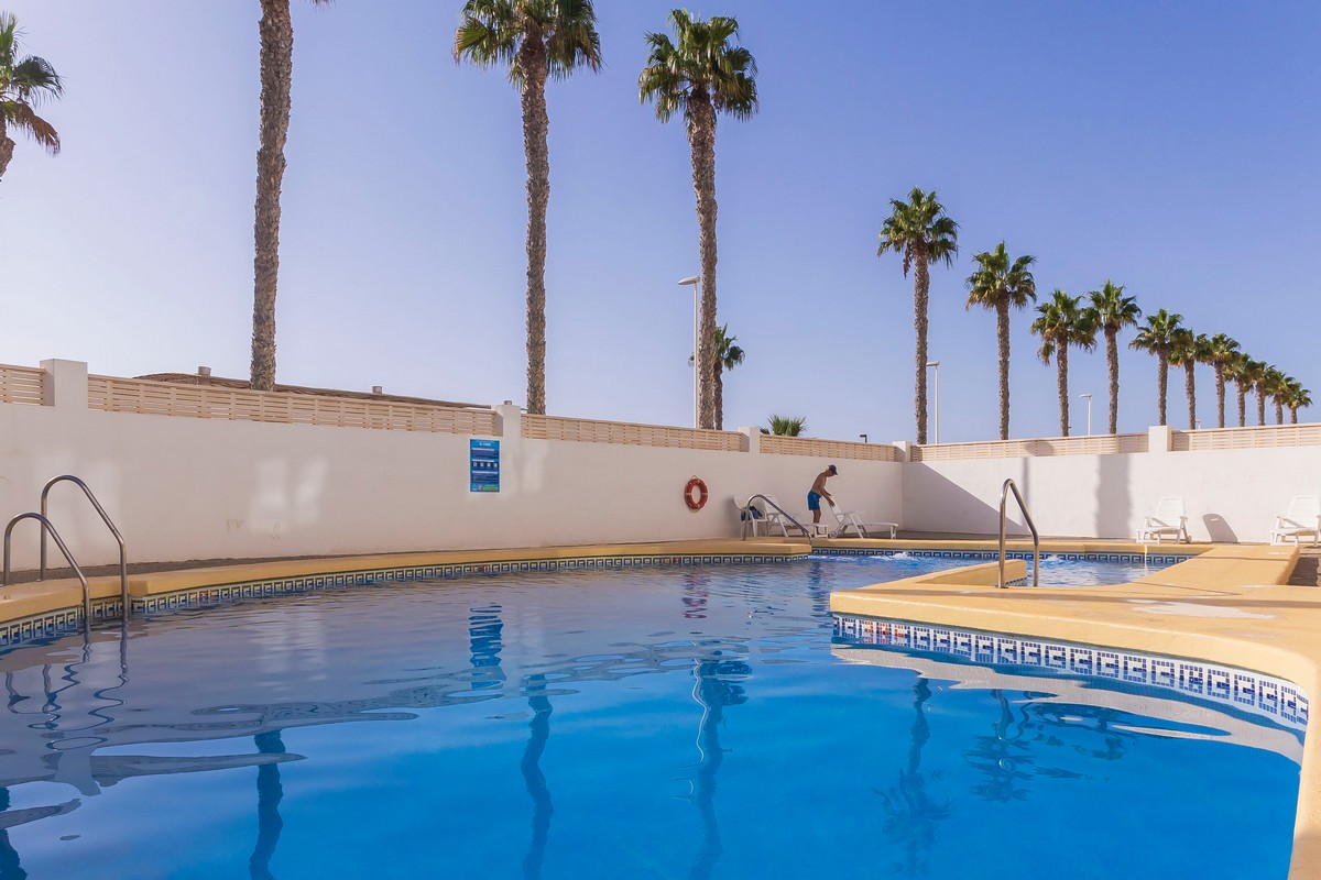 Penthouse en première ligne de plage, à côté du Castillo de Santa Ana