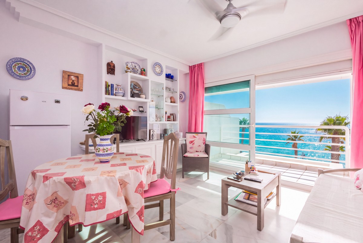 Penthouse en première ligne de plage, à côté du Castillo de Santa Ana