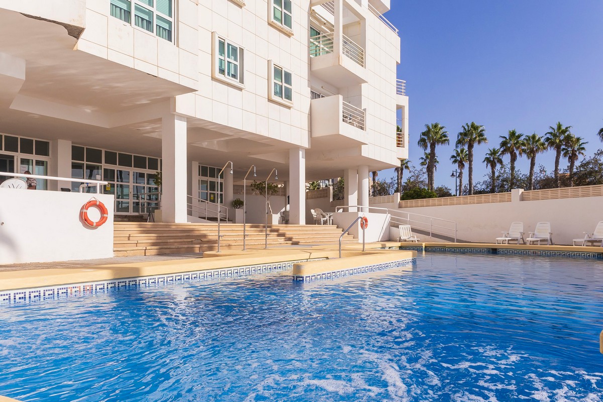 Penthouse en première ligne de plage, à côté du Castillo de Santa Ana