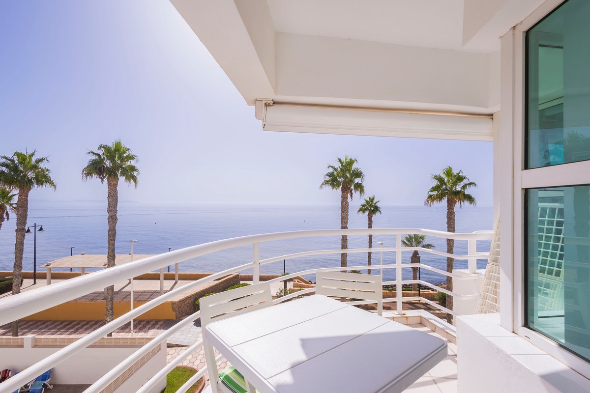 Apartamento en primera línea de playa junto al Castillo de Santa Ana