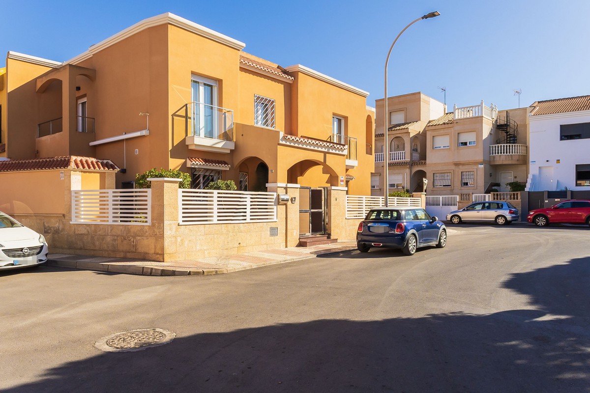 Maison mitoeynne intégralement rénovée à La Romanilla, Roquetas de Mar