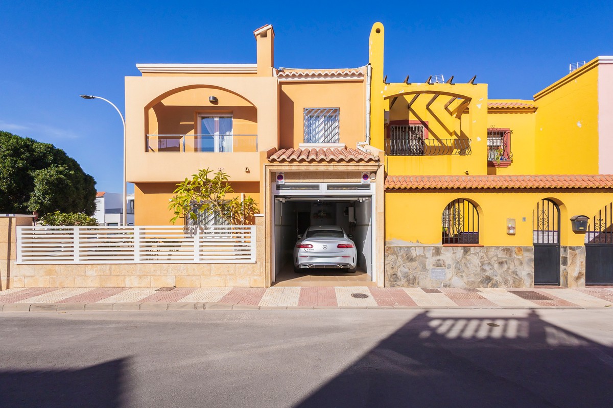 Maison mitoeynne intégralement rénovée à La Romanilla, Roquetas de Mar