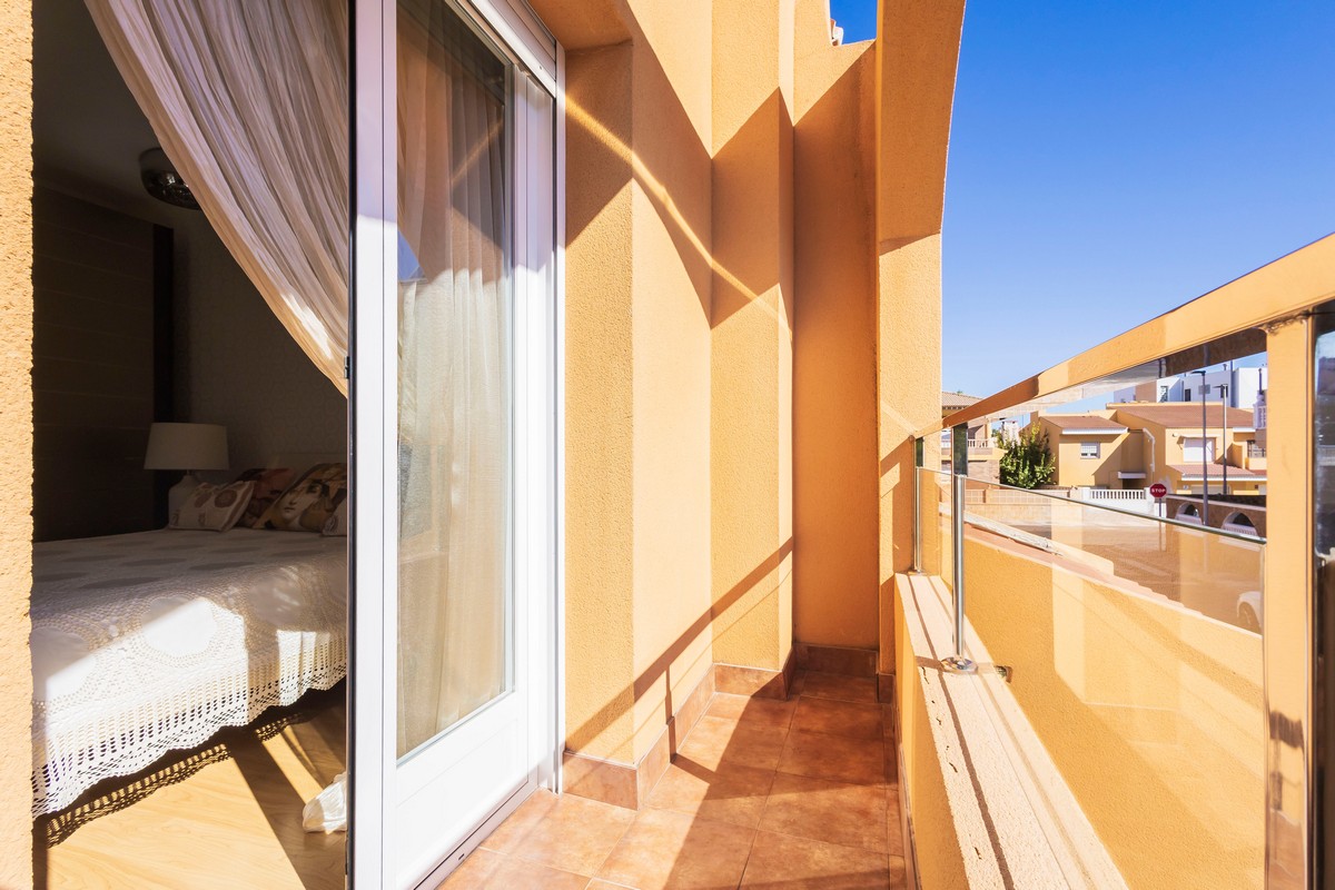 Maison mitoeynne intégralement rénovée à La Romanilla, Roquetas de Mar