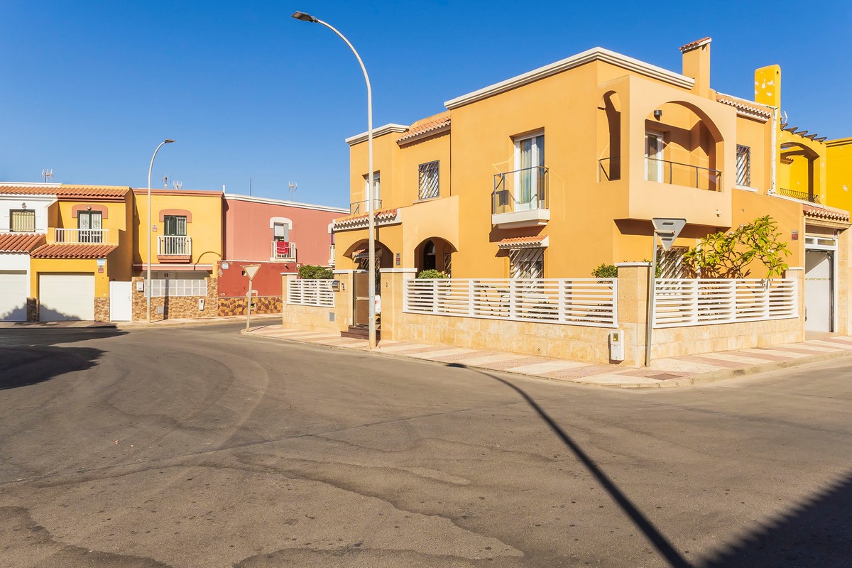 Maison mitoeynne intégralement rénovée à La Romanilla, Roquetas de Mar