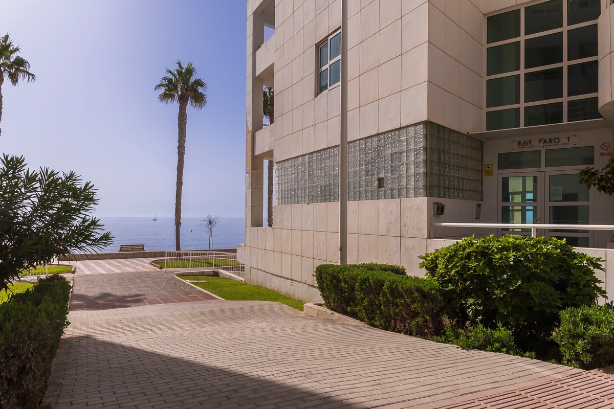 Penthouse in erster Strandreihe neben der Castillo Santa Ana