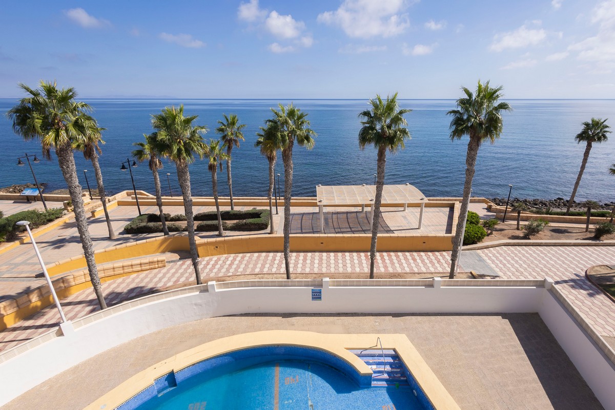 Penthouse in erster Strandreihe neben der Castillo Santa Ana