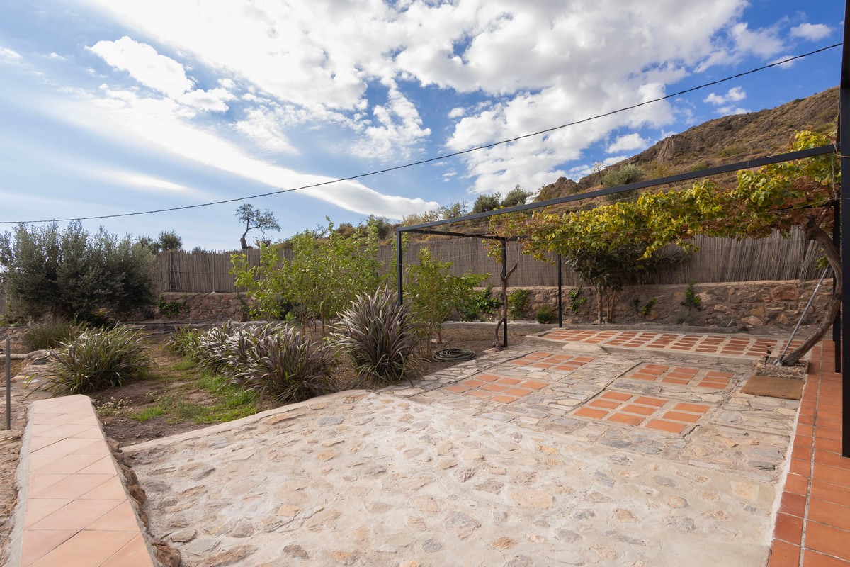Espectacular casa rural con vistas y gran parcela en Félix