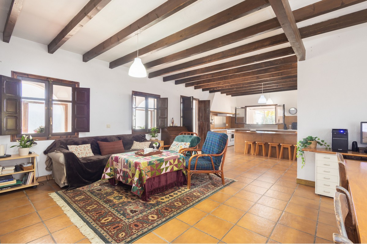 Espectacular casa rural con vistas y gran parcela en Félix