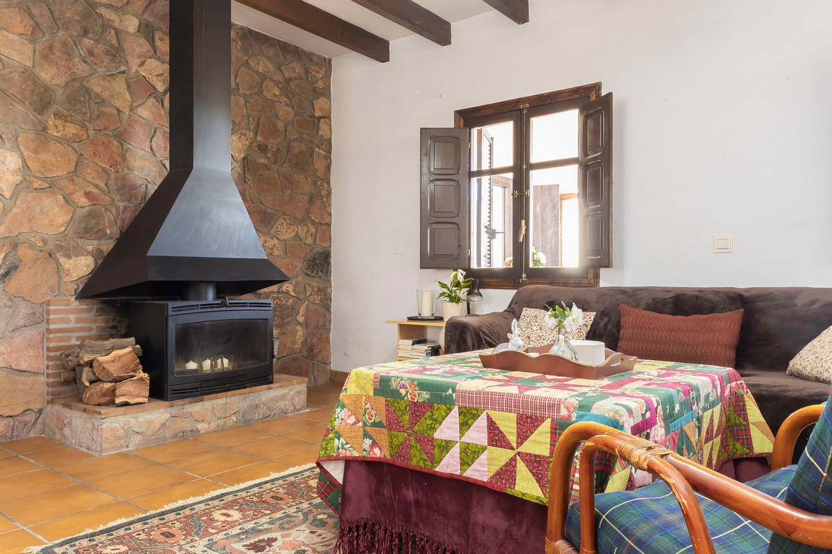 Espectacular casa rural con vistas y gran parcela en Félix