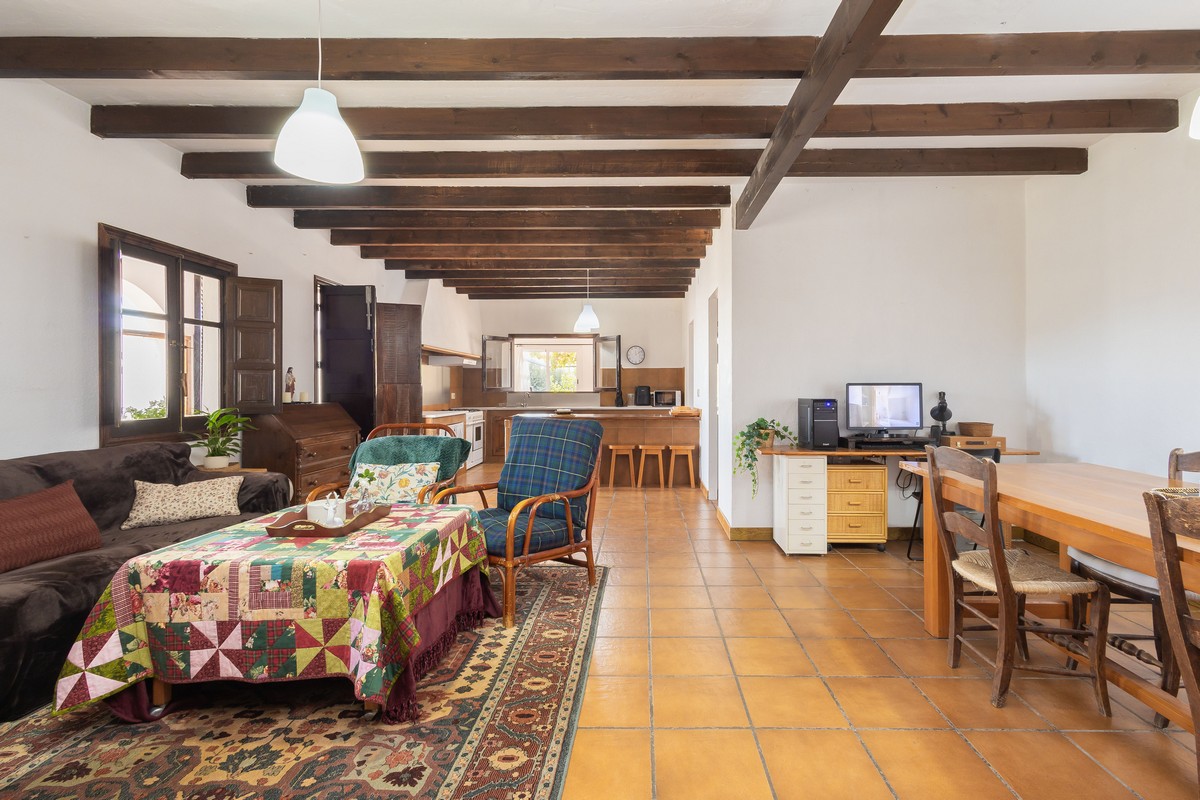 Espectacular casa rural con vistas y gran parcela en Félix