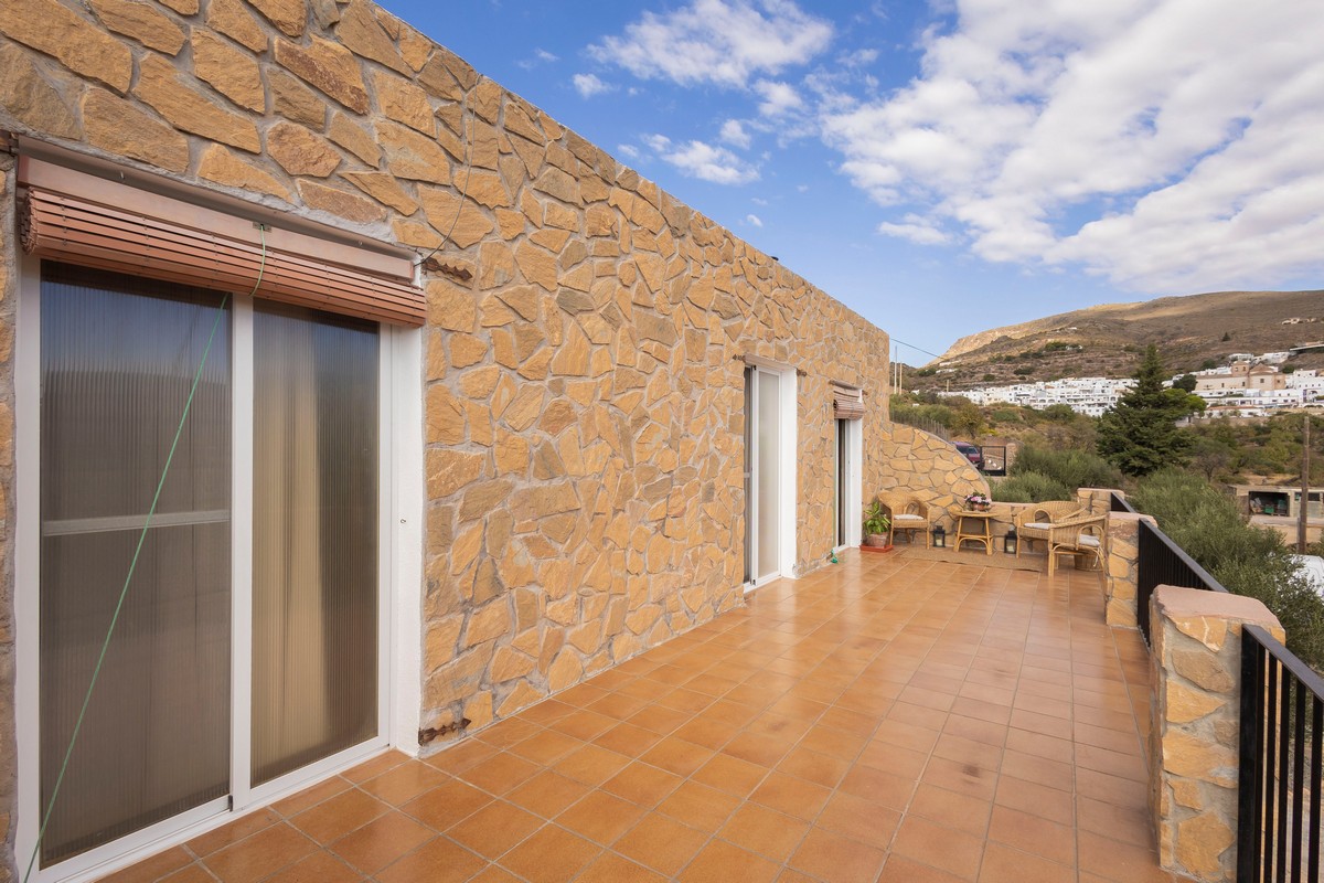 Espectacular casa rural con vistas y gran parcela en Félix